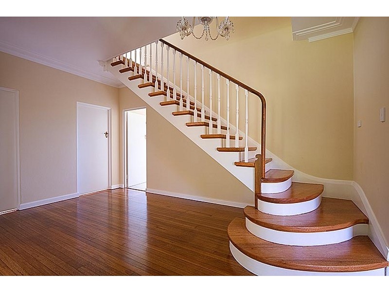 15 Glenroy Avenue, Castlecrag NSW 2068