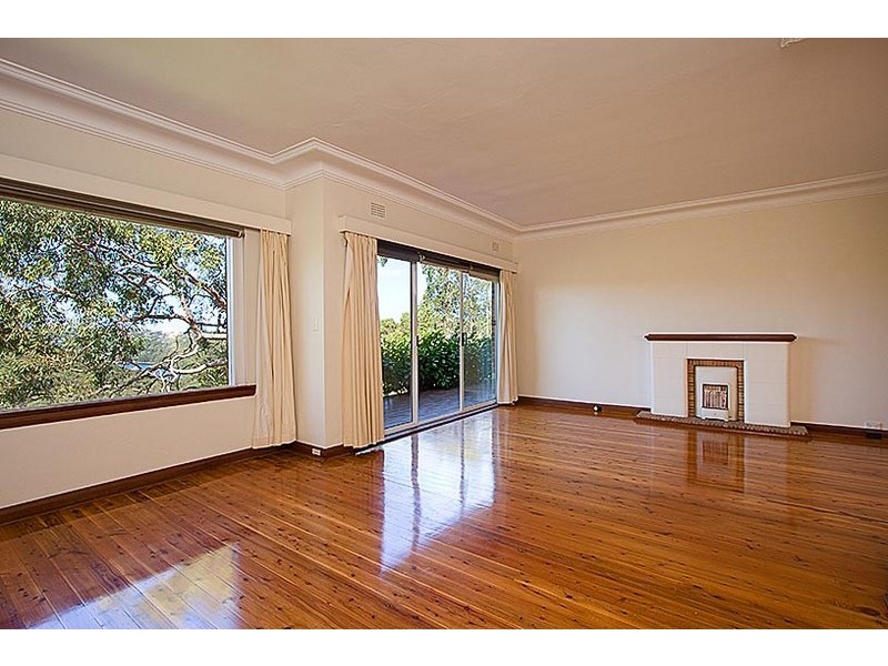 11 Lincoln Avenue, Castlecrag NSW 2068