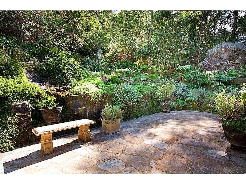6 The Bartizan, Castlecrag NSW 2068