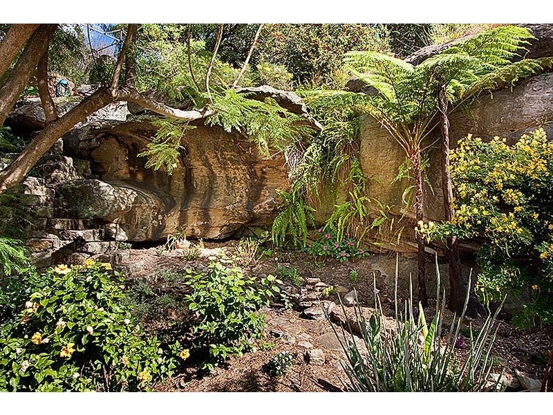 6 The Bartizan, Castlecrag NSW 2068
