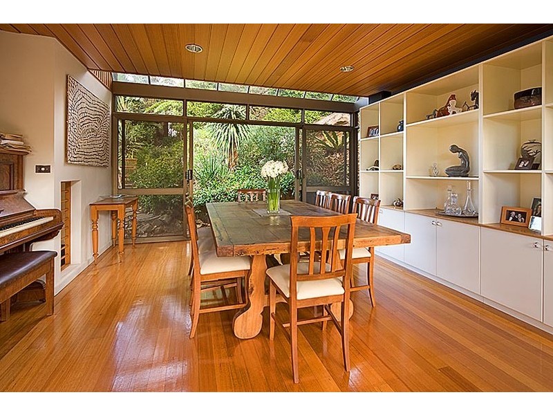 6 The Tor Walk, Castlecrag NSW 2068