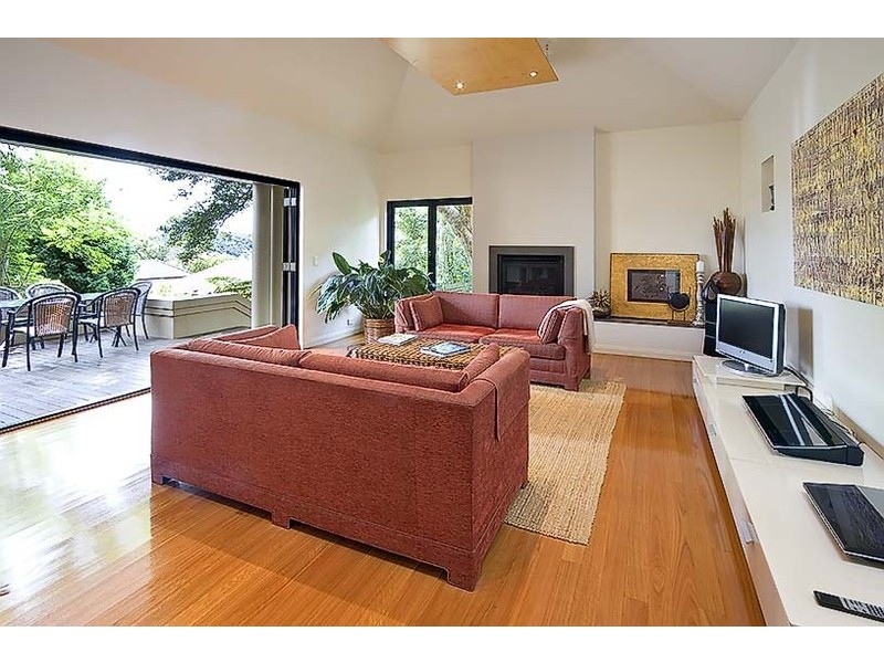 17 Rutland Avenue, Castlecrag NSW 2068