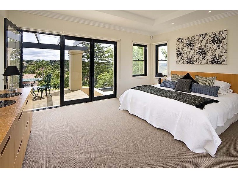 17 Rutland Avenue, Castlecrag NSW 2068