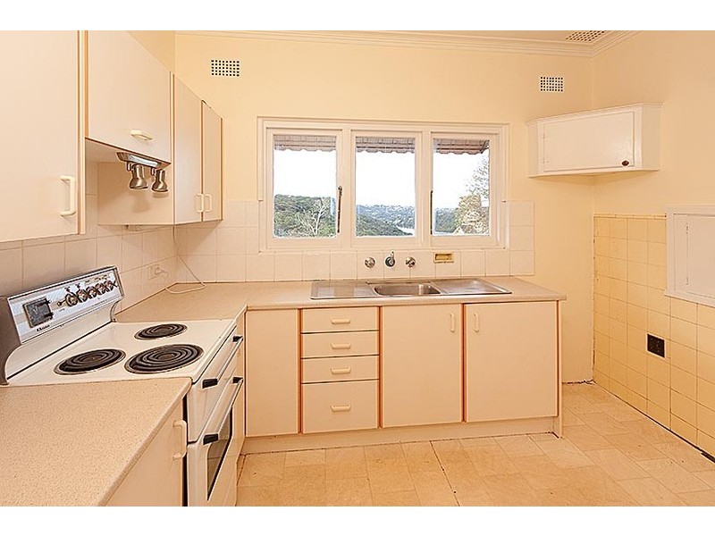 13 Lincoln Avenue, Castlecrag NSW 2068