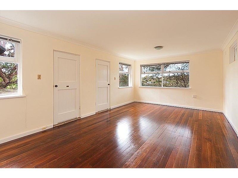 13 Lincoln Avenue, Castlecrag NSW 2068