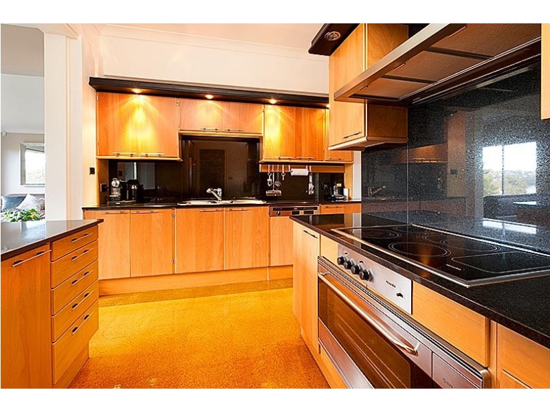 28  The Tor Walk, Castlecrag NSW 2068