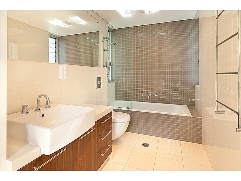 4 Charles Street, Castlecrag NSW 2068