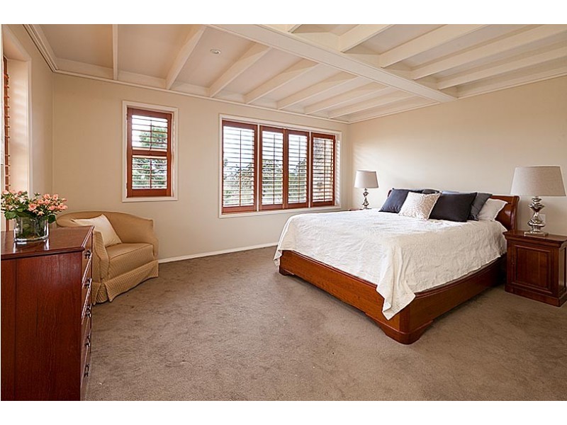 8 The Parapet, Castlecrag NSW 2068