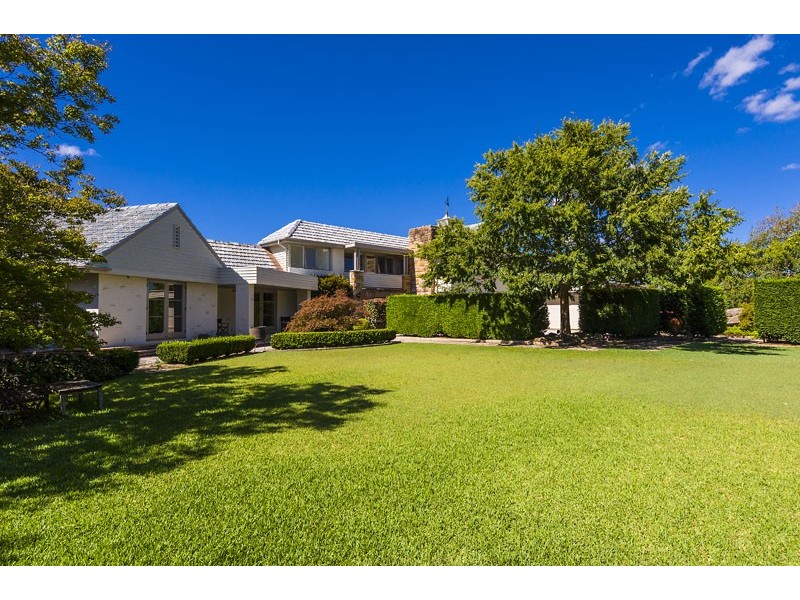 16 Linden Way, Castlecrag NSW 2068