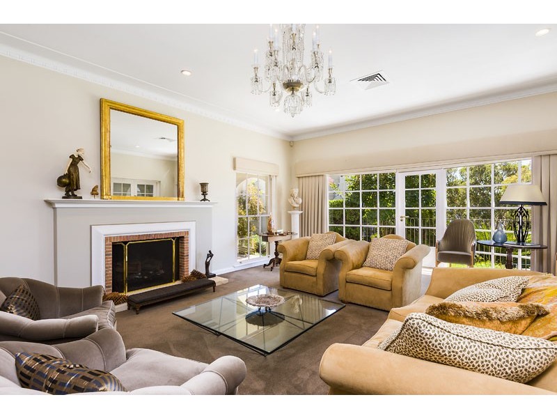 16 Linden Way, Castlecrag NSW 2068