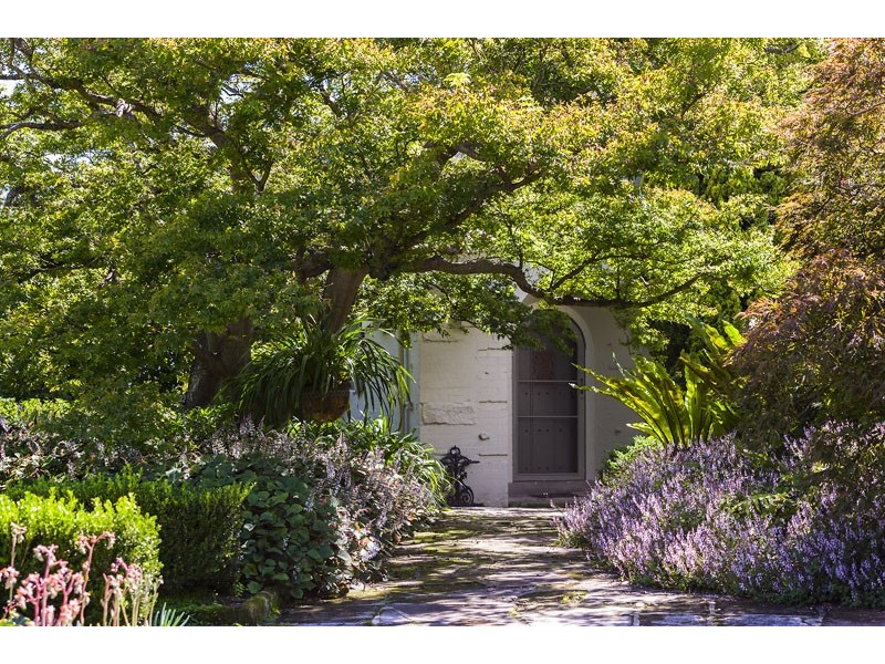 16 Linden Way, Castlecrag NSW 2068