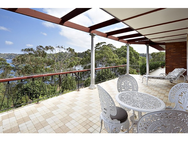 13 Cheyne Walk, Castlecrag NSW 2068