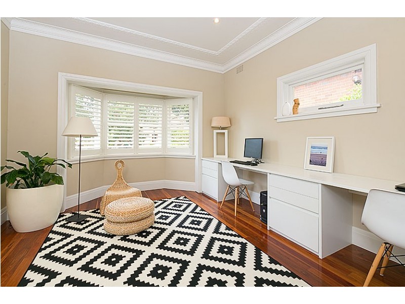 8 Rutland Avenue, Castlecrag NSW 2068