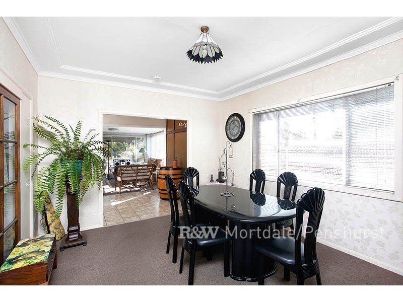 33 Beaumaris Crescent, Mortdale NSW 2223