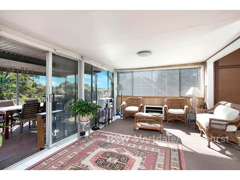 33 Beaumaris Crescent, Mortdale NSW 2223