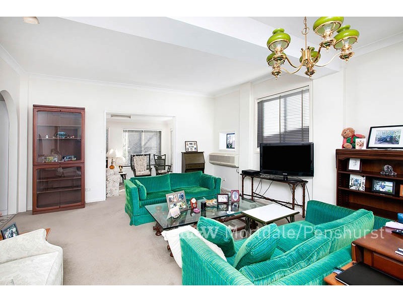 33 Beaumaris Crescent, Mortdale NSW 2223