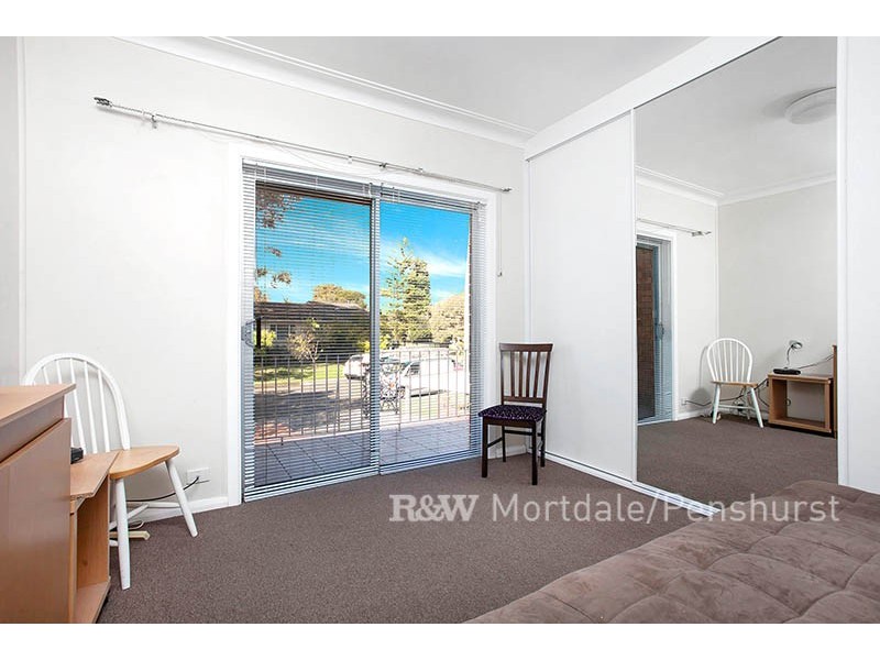33 Beaumaris Crescent, Mortdale NSW 2223