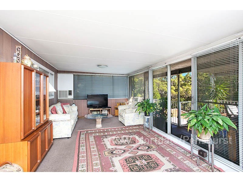 33 Beaumaris Crescent, Mortdale NSW 2223