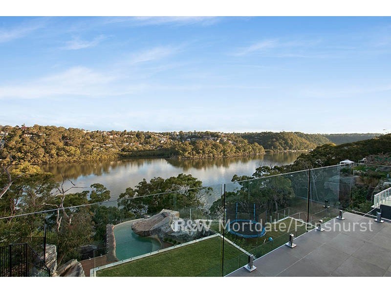2 Tea Tree Place, Lugarno NSW 2210