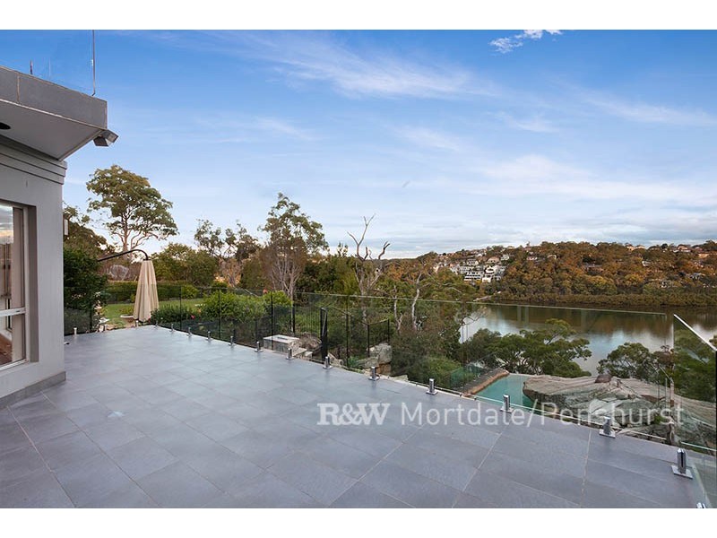 2 Tea Tree Place, Lugarno NSW 2210