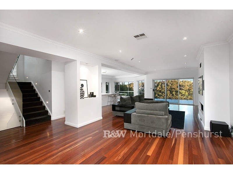 2 Tea Tree Place, Lugarno NSW 2210