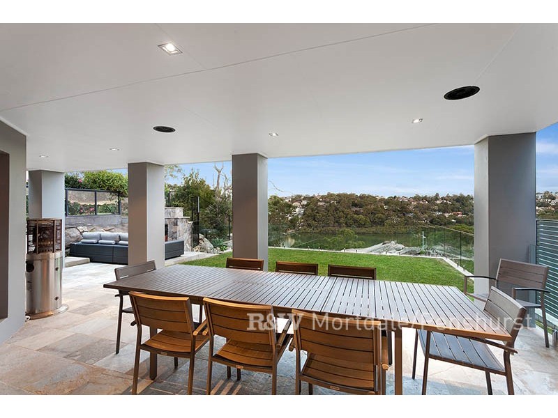 2 Tea Tree Place, Lugarno NSW 2210