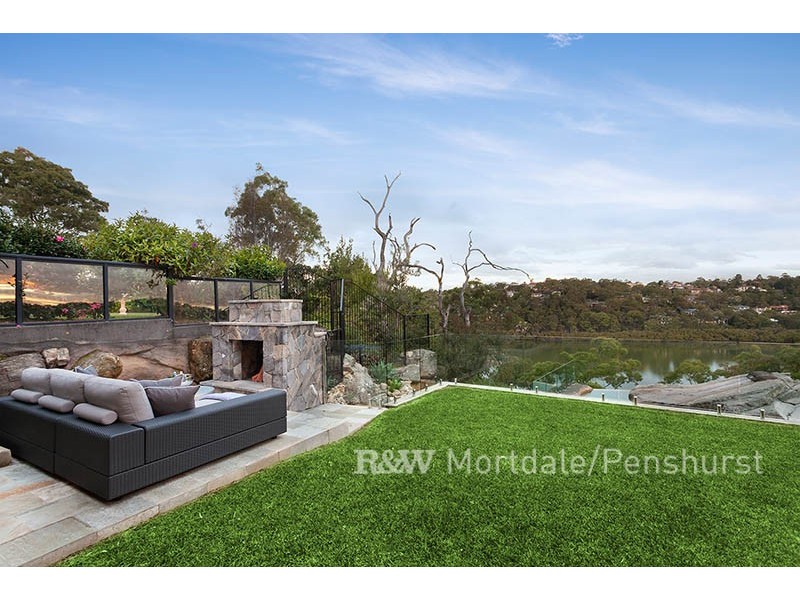 2 Tea Tree Place, Lugarno NSW 2210