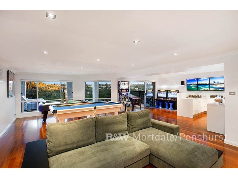 2 Tea Tree Place, Lugarno NSW 2210