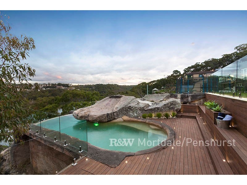 2 Tea Tree Place, Lugarno NSW 2210