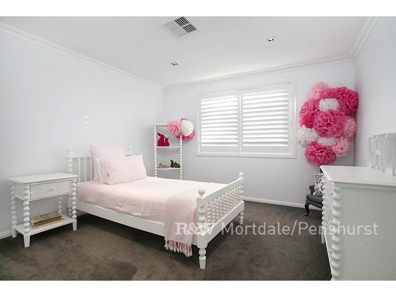 2 Tea Tree Place, Lugarno NSW 2210