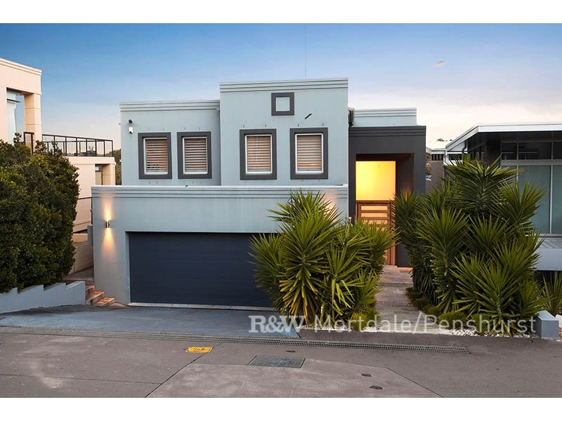 2 Tea Tree Place, Lugarno NSW 2210