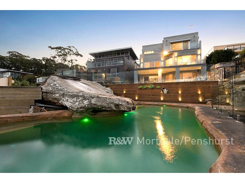 2 Tea Tree Place, Lugarno NSW 2210