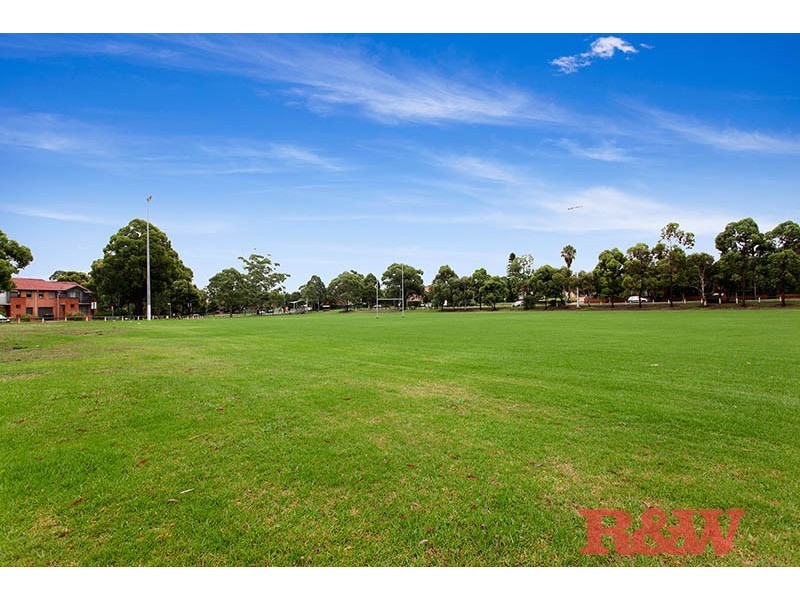 17/3-7 Gover Street, Peakhurst NSW 2210