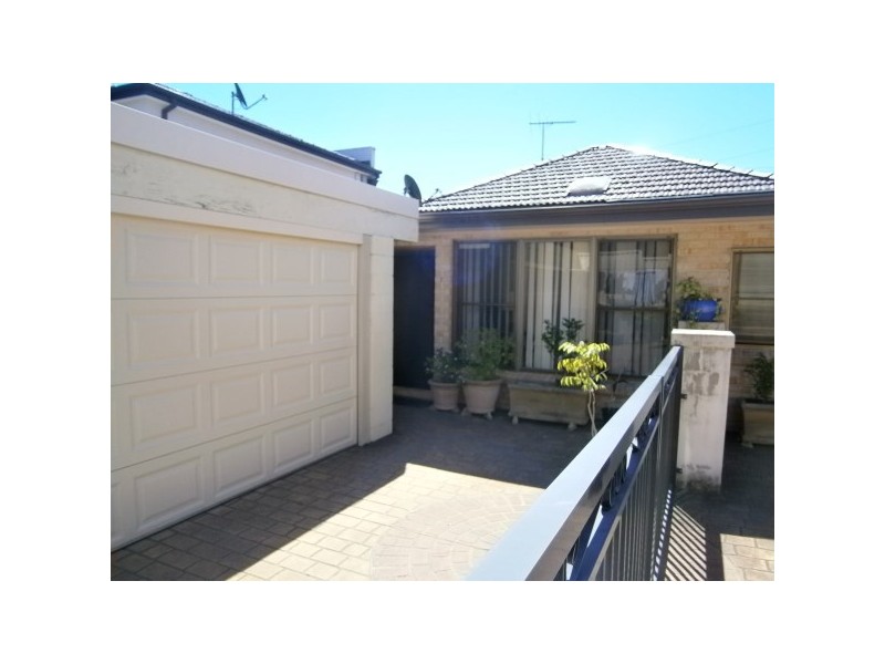 32 Mavis Avenue, Peakhurst NSW 2210