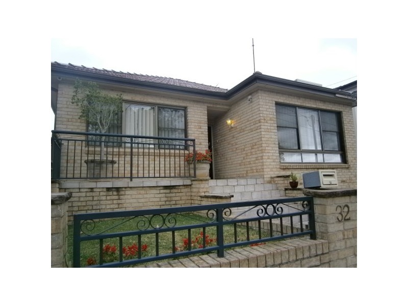 32 Mavis Avenue, Peakhurst NSW 2210