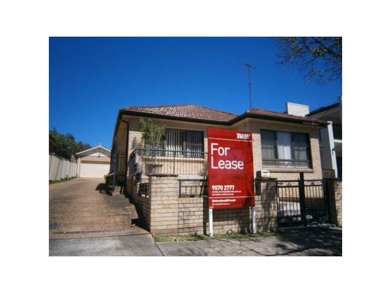 32 Mavis Avenue, Peakhurst NSW 2210