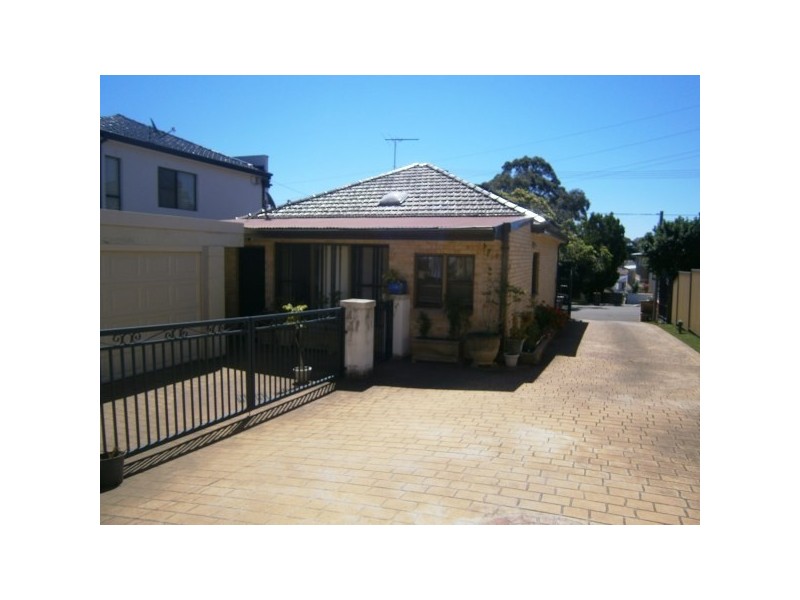 32 Mavis Avenue, Peakhurst NSW 2210