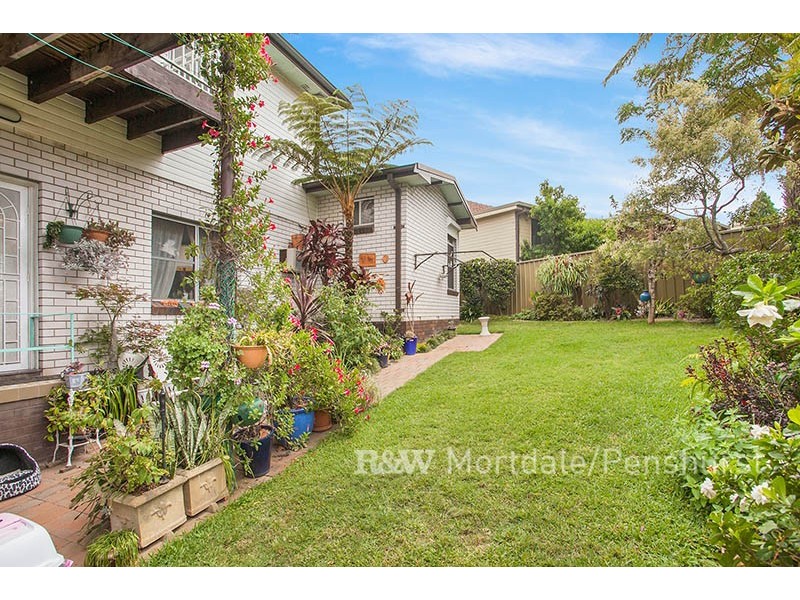 19 Forshaw Avenue, Peakhurst NSW 2210