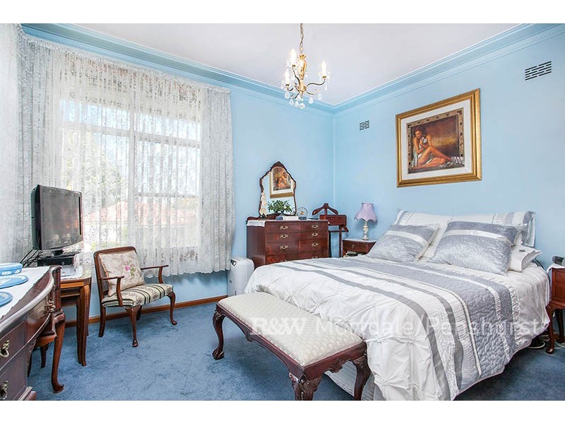 19 Forshaw Avenue, Peakhurst NSW 2210