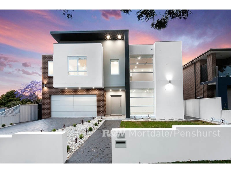 5 Clarke Street, Peakhurst NSW 2210