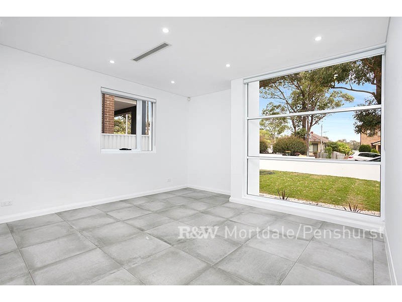 5 Clarke Street, Peakhurst NSW 2210