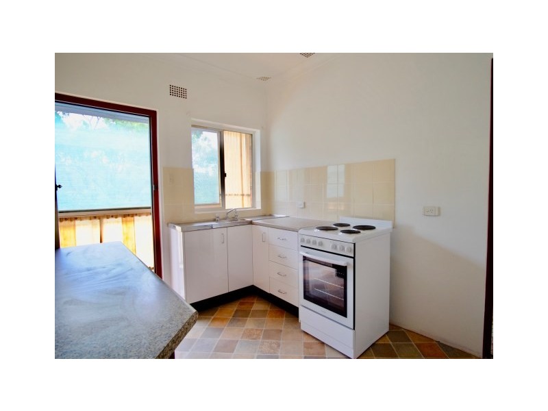 38 Ballantyne Rd, Mortdale NSW 2223