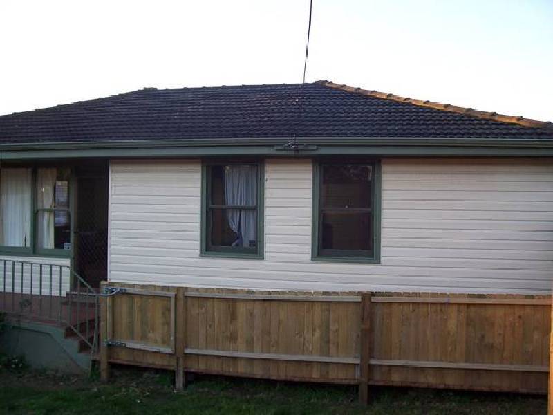 48 Henry Lawson Drive, Peakhurst NSW 2210