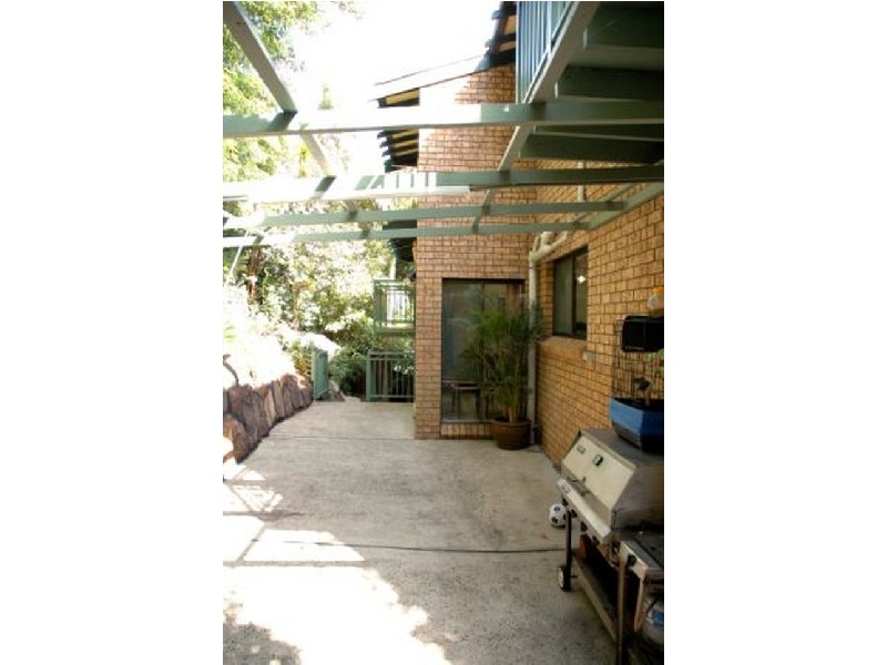 9 Banksia Place, Lugarno NSW 2210