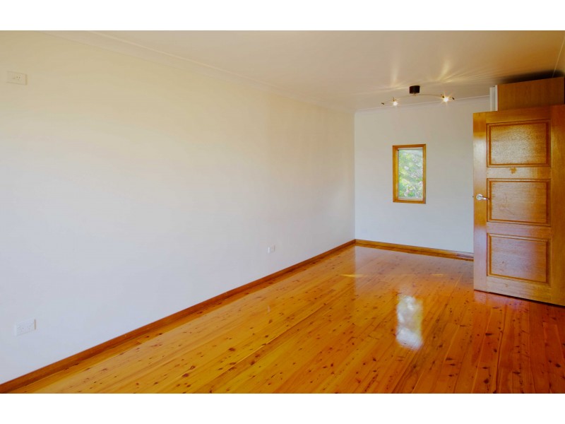 6 Redgum Drive, Lugarno NSW 2210