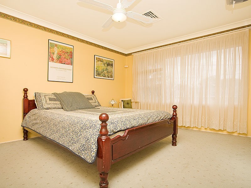 Peakhurst Heights NSW 2210