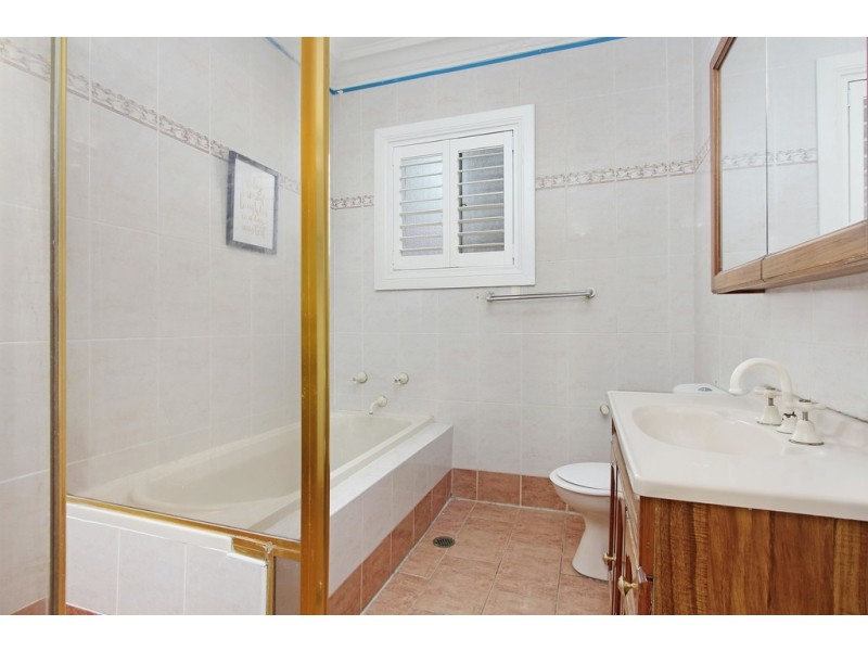 8 Roberts Avenue, Mortdale NSW 2223