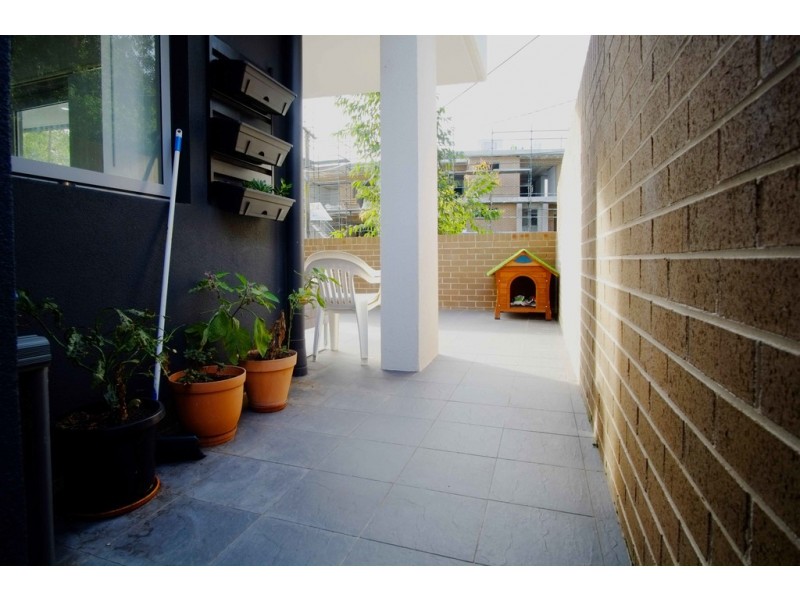 4/37-41 Gover Street, Peakhurst NSW 2210