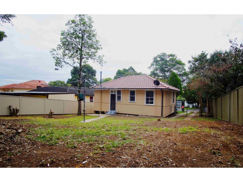 63 Lawrence Street, Peakhurst NSW 2210