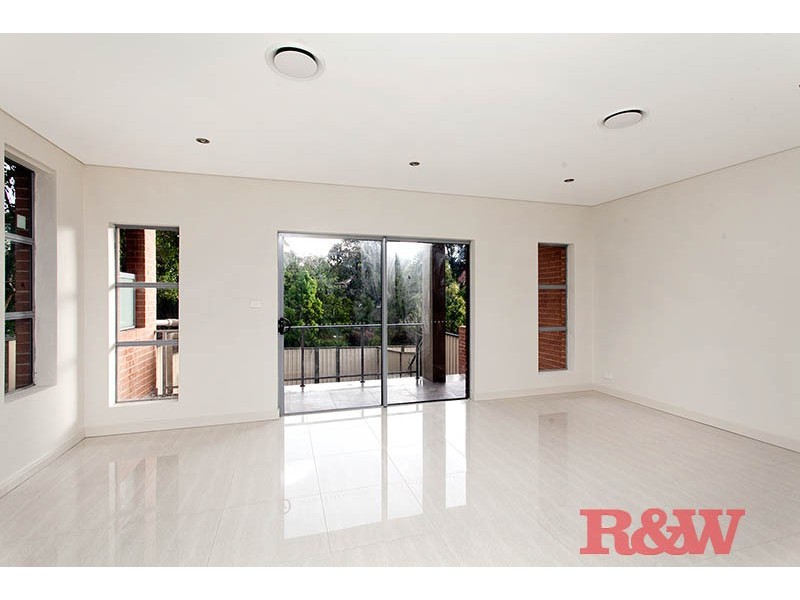 31A Hugh Avenue, Peakhurst NSW 2210